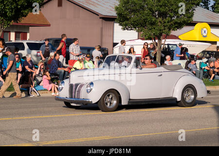 Ford convertible de luxe participe au défilé annuel pour 2017 Cruz-In Antique and vintage cars et camions. Banque D'Images