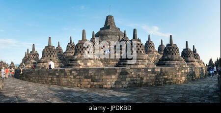 Complexe du temple Borobudur, stupas, Borobudur, Yogyakarta, Java, Indonésie Banque D'Images