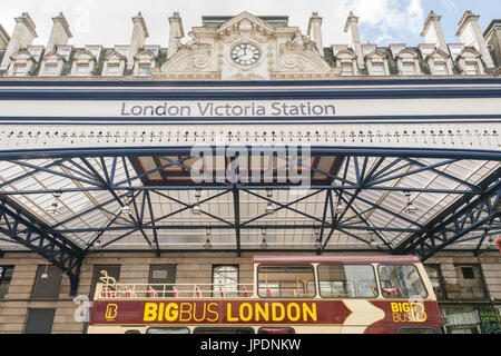 La gare de Victoria, Victoria, London, England, UK Banque D'Images