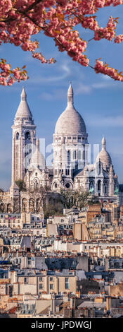 Célèbre Sacré-coeur au printemps à Paris, France Banque D'Images