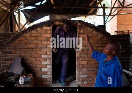 Malawi Lilongwe,Afrique,district de Dedza, poterie. L'industrie céramique Banque D'Images