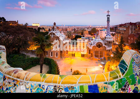 Parc Guell, Barcelone, Espagne. Détails de la modernité park conçu par Antonio Gaudi Banque D'Images