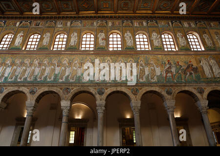 La mosaïque murale de l'Église des martyrs, Basilique, Sant'Apollinare Nuovo, Ravenne, Émilie-Romagne, Italie Banque D'Images