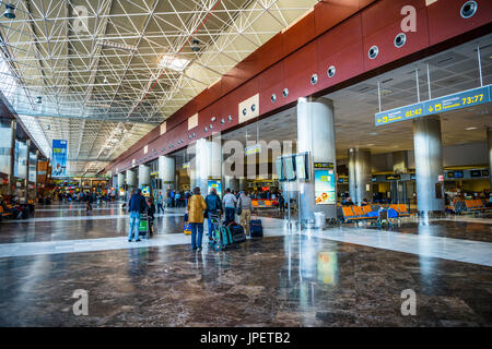 Zone de départ, l'Aéroport de Tenerife sud Reina Sofia, Tenerife, Canaries, Espagne Banque D'Images