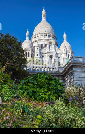 Célèbre Sacré-coeur au printemps à Paris, France Banque D'Images