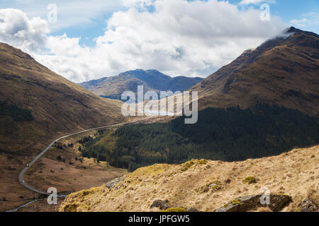 En regardant vers Corbett Beinn Luibhean et Beinn an Lochain dans les Alpes Arrochar Argyll Highlands Ecosse Banque D'Images