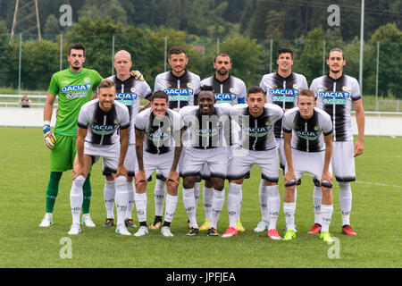 Villach, en Italie. 23 juillet, 2017. L'Udinese line-up du groupe l'équipe de football/soccer : l'équipe de l'Udinese photo de groupe (rangée du haut - de gauche à droite) Simone Scuffet, Emil Hallfredsson, Cyril Thereau, Danilo Larangeira, Stipe Perica, Gabriele Angella, (rangée du bas - de gauche à droite) Silvan Widmer, Rodrigo De Paul, Seko Fofana, Giuseppe Pezzella et Jakub Jankto avant l'avant-saison match amical entre l'Udinese 2-2 Kayserispor à Landskron Stadium à Villach, en Italie . Credit : Maurizio Borsari/AFLO/Alamy Live News Banque D'Images