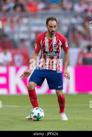 Munich, Allemagne. 1er août 2017. Juanfran (Atletico) Football/soccer : Audi Cup 2017 match entre l'Atletico de Madrid 2-1 SSC Napoli à l'Allianz Arena de Munich, Allemagne . Credit : Maurizio Borsari/AFLO/Alamy Live News Banque D'Images