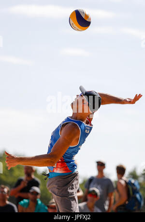 Vienne, Autriche. 09Th Aug 2017. Match de poule entre Phil Dalhausser, Nick LUCENA (USA) et Mariusz PRUDEL, Kacper KUJAWIAK (POL) à la FIVB Beach Volley-ball Championnats du monde à Vienne. Crédit : Petr Toman/Alamy Live News Banque D'Images