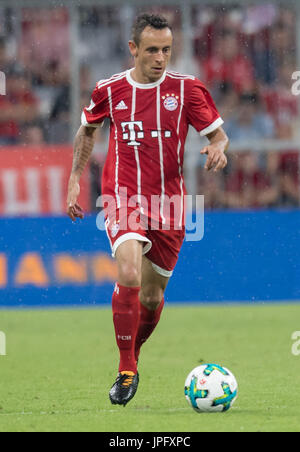Munich, Allemagne. 06Th Aug 2017. Le Bayern de Munich, Rafinha en action au cours de l'Audi Cup demi-finale opposant le FC Bayern Munich vs FC Liverpool à l'Allianz Arena de Munich, Allemagne, 01 août 2017. Photo : Sven Hoppe/dpa/Alamy Live News Banque D'Images