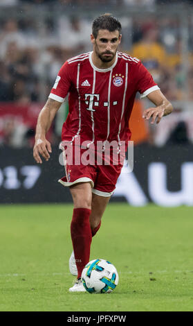 Munich, Allemagne. 06Th Aug 2017. Le Bayern de Munich, Javi Martinez en action au cours de l'Audi Cup demi-finale opposant le FC Bayern Munich vs FC Liverpool à l'Allianz Arena de Munich, Allemagne, 01 août 2017. Photo : Sven Hoppe/dpa/Alamy Live News Banque D'Images