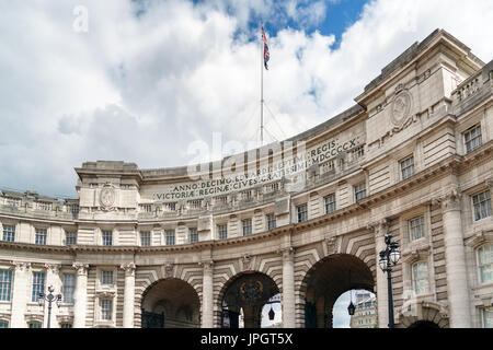 Londres - 30 juillet : l'Admiralty Arch dans le Mall Londres le 30 juillet 2017 Banque D'Images