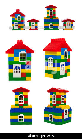 Toy maisons colorées isolé sur un fond blanc, set. toy maisons construites d'enfants construction de blocs de couleur Banque D'Images