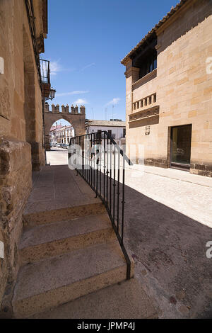 Escaliers près de la porte de Jaén, Baeza, Jaén province, Andalusia, Spain Banque D'Images