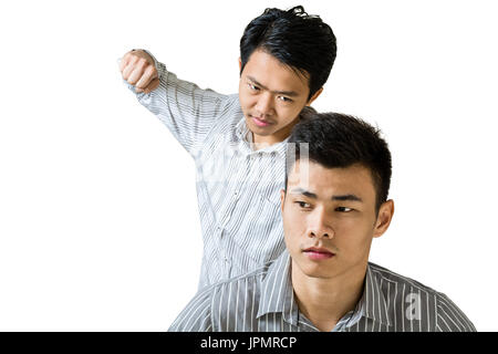 Portrait d'un homme en colère . Isolé sur fond blanc avec clipping path Banque D'Images