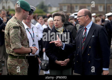 La princesse Royale avec show producteur et directeur général de brigade David Allfrey pendant la répétition pour la Royal Military Tattoo d'Edimbourg à Redford Barracks, Édimbourg. Banque D'Images