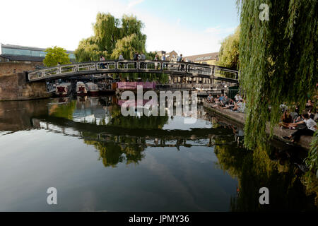 Camden Lock un soir d'été Banque D'Images
