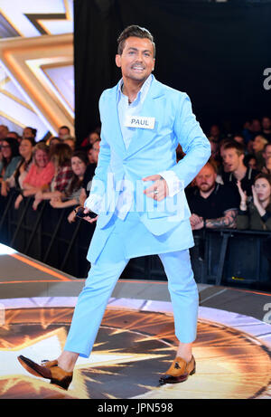 Paul Danan entre dans le Celebrity Big Brother house à Elstree Studios à Borehamwood, Herfordshire. Banque D'Images