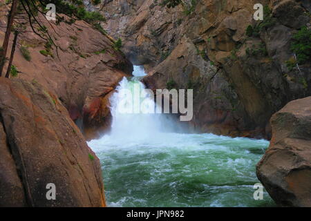 Roaring River Falls, King's Canyon National Park, California, United States Banque D'Images