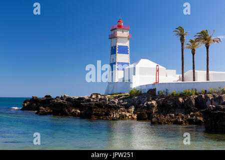 Le phare et musée de Santa Marta, Cascais, près de Lisbonne, Portugal. Banque D'Images