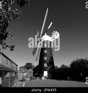 Dobsons Moulin, Burgh le Marsh village, Lincolnshire, Angleterre, RU Banque D'Images