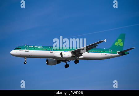 Aer Lingus Airbus A321-200 sur l'approche finale Banque D'Images