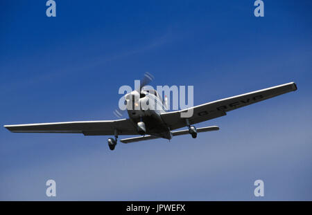 Piper PA-28-181 Cherokee Archer sur l'approche finale Banque D'Images