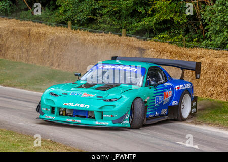 1999 Mazda RX-7 drift voiture avec chauffeur James Deane au Goodwood Festival of Speed 2017, Sussex, UK. Banque D'Images