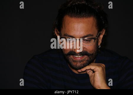 Mumbai, Inde. 2 Août, 2017. Acteur de Bollywood Aamir Khan pendant premier trailer Lancement du film "Superstar Secret"à PVR Cinema, Juhu à Mumbai le 2ème augest 2017. Credit : Prodip Guha/Alamy Live News Banque D'Images