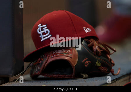 1 août 2017 : Saint Louis Cardinals le deuxième but Kolten Wong # 16 gant et hat pendant le match de la Ligue Majeure de Baseball entre les Brewers de Milwaukee et les Cardinals de Saint-Louis au Miller Park de Milwaukee, WI. John Fisher/CSM Banque D'Images