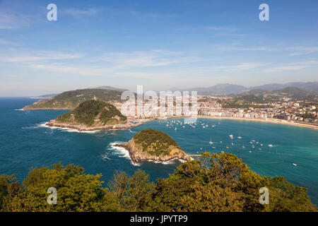 Vue sur la baie de La Concha et de la ville de San Sebastian. Pays Basque, Espagne Banque D'Images