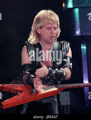 Le guitariste KK Downing de Judas Priest effectue au Nassau Coliseum le 21 mars 1984 à Nassau New York. Credit : mpi04/MediaPunch Banque D'Images