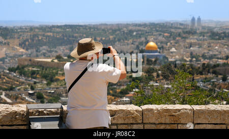 Prend une photo de tourisme vue sur la vieille ville de Jérusalem Banque D'Images