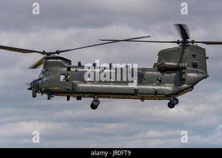 Boeing Chinook HC4 du 18 Sqn. RAF Odiham affichant au Royal International Air Tattoo, UK le 14 juillet 2017. Banque D'Images