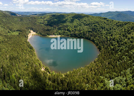 Sfanta Ana - le seul lac de cratère en Roumanie Banque D'Images