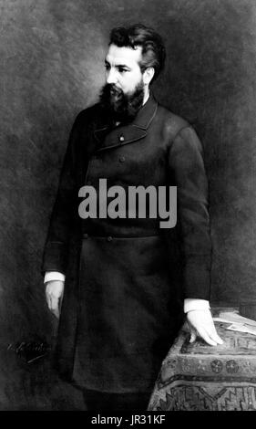 Alexander Graham Bell (3 mars 1847 - 2 août, 1922) était un orthophoniste Accédez et inventeur du téléphone. Bell a suivi son père et son grand-père dans la profession de l'orthophonie, mais a également étudié les ondes sonores et la mécanique de la parole. En 1871, il a déménagé aux États-Unis, pour devenir professeur de physiologie vodal à Boston. Il y a effectué ses expériences dans la transformation des ondes sonores en impulsions électriques pour la transmission des fils. En 1876, il fait breveter le téléphone et a fondé ce qui est devenu la société AT&T. Plus tard, il a fait de nombreuses améliorations à la Banque D'Images