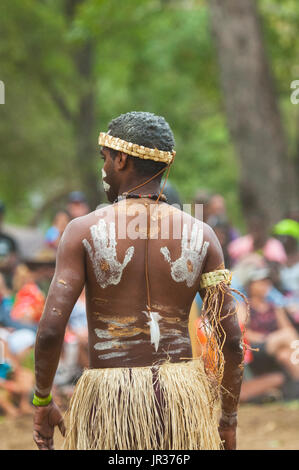 Interprète avec empreintes de au Festival de danse autochtones Laura, Laura, Cape York, Far North Queensland, Queensland, Australie, FNQ Banque D'Images