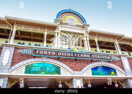 CHIBA, Japon : Tokyo Disneyland monorail gare, Urayasu, Chiba, Japon Banque D'Images