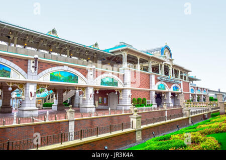 CHIBA, Japon : Tokyo Disneyland monorail gare, Urayasu, Chiba, Japon Banque D'Images