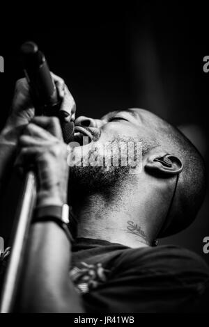 Kid Cudi exécutant à un festival de musique en Colombie-Britannique Canada en noir et blanc. Banque D'Images