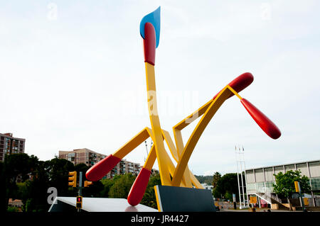 Barcelone, Espagne - 24 mai 2016 : Statue de Mistos (allumettes) par l'artiste suédois Claes Oldenburg Banque D'Images