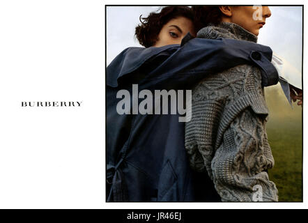 2010s UK Magazine Burberry Annonce Banque D'Images