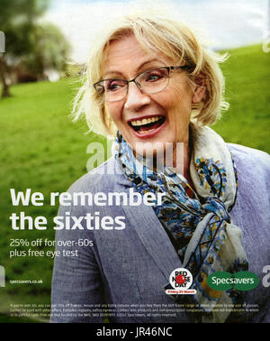 2010s UK Magazine Specsavers Annonce Banque D'Images