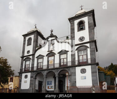 Igreja de Nossa Senhora do Monte (Anglais : l'église Notre Dame du Mont) dans la paroisse de Monte, Funchal sur l'île portugaise de Madère. Banque D'Images