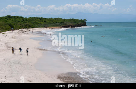 'La Lancha' plage près de Punta Mita au nord de Puerto Vallarta, Mexique. Il montre une plage isolée avec beau paysage et de belles vagues, populaire pour le surf Banque D'Images