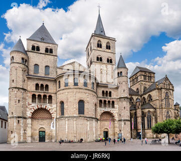 La Cathédrale de Trèves (Haute Cathédrale Saint Pierre), aurait été la plus vieille cathédrale du pays, Trèves, Rhénanie-Palatinat, Allemagne Banque D'Images