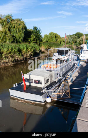 L'Angleterre, Sandwich. Vue arrière de la P22, American Rhin bateau de patrouille accosté au bord de Sandwich. Utilisé comme les amiraux lancer dans le film "unkirk'. Banque D'Images