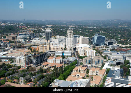 JOHANNESBURG, AFRIQUE DU SUD - 24 septembre 2016 : Vue aérienne du quartier de Sandton Banque D'Images