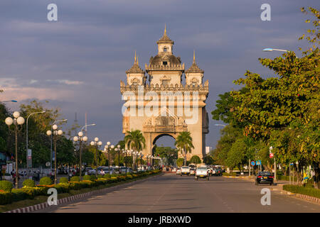 Patuxai monument à Vientiane, Laos Banque D'Images