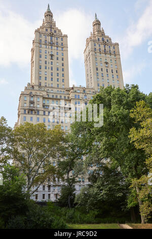 Le San Remo la façade de l'immeuble près de Central Park à New York Banque D'Images